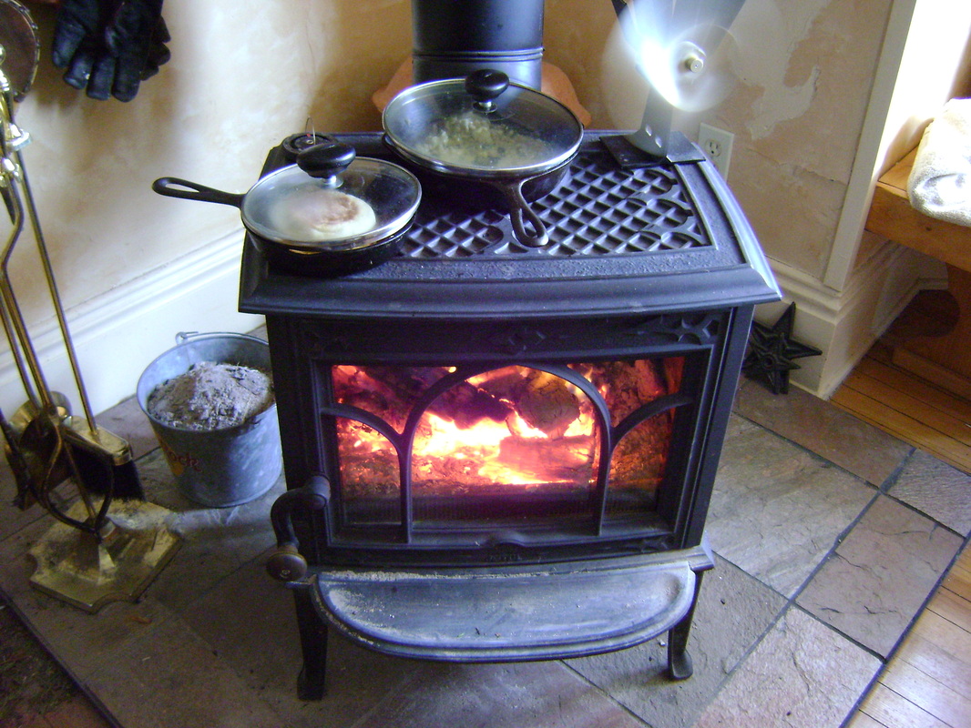 How to cook on a wood stove - Our Tiny Homestead